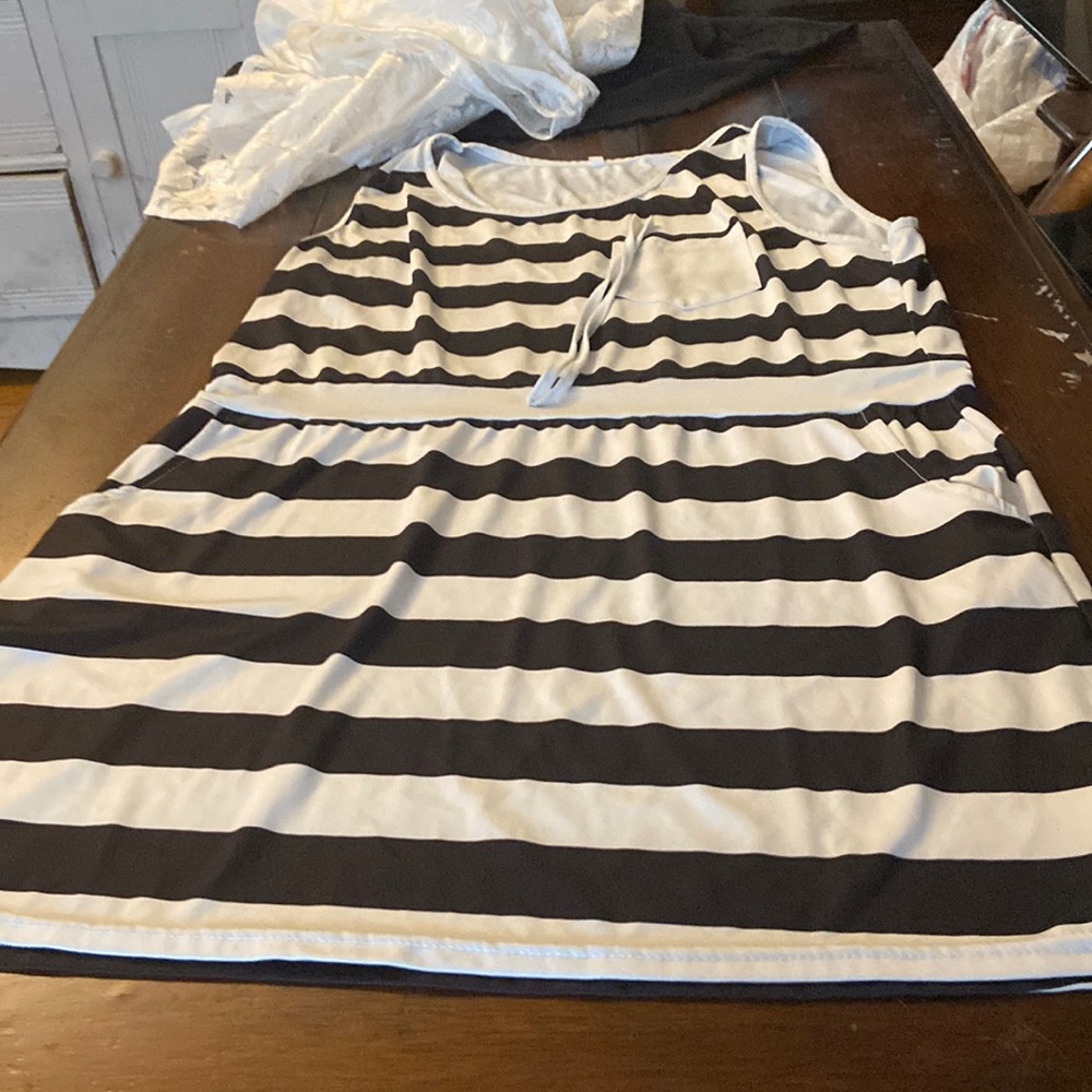 Stripped blue and white rompa